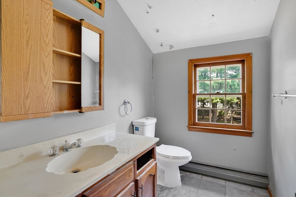 36 County Road Holyoke, MA 01040 - Photo 20 of 35