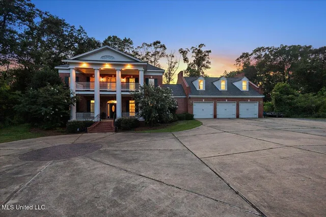 $588,000 | 17400 Highway 22, Bolton, MS 39041