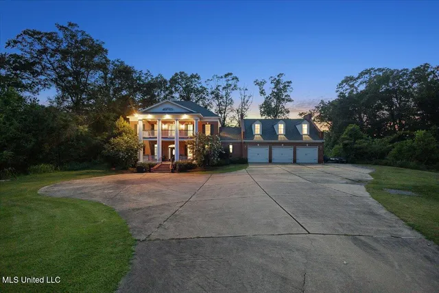 $588,000 | 17400 Highway 22, Bolton, MS 39041