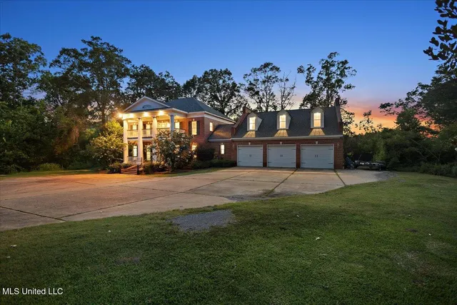 $588,000 | 17400 Highway 22, Bolton, MS 39041