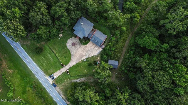 $588,000 | 17400 Highway 22, Bolton, MS 39041