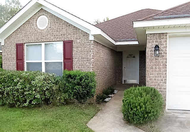 17058 Sugar Loop Foley, AL 36535 - Photo 2 of 18 Add'l Front View