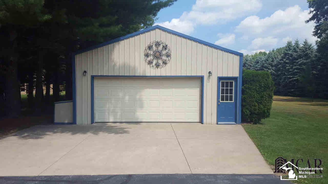2760 West Erie Road Temperance, MI 48182 - Photo 31 of 34 Detached Garage