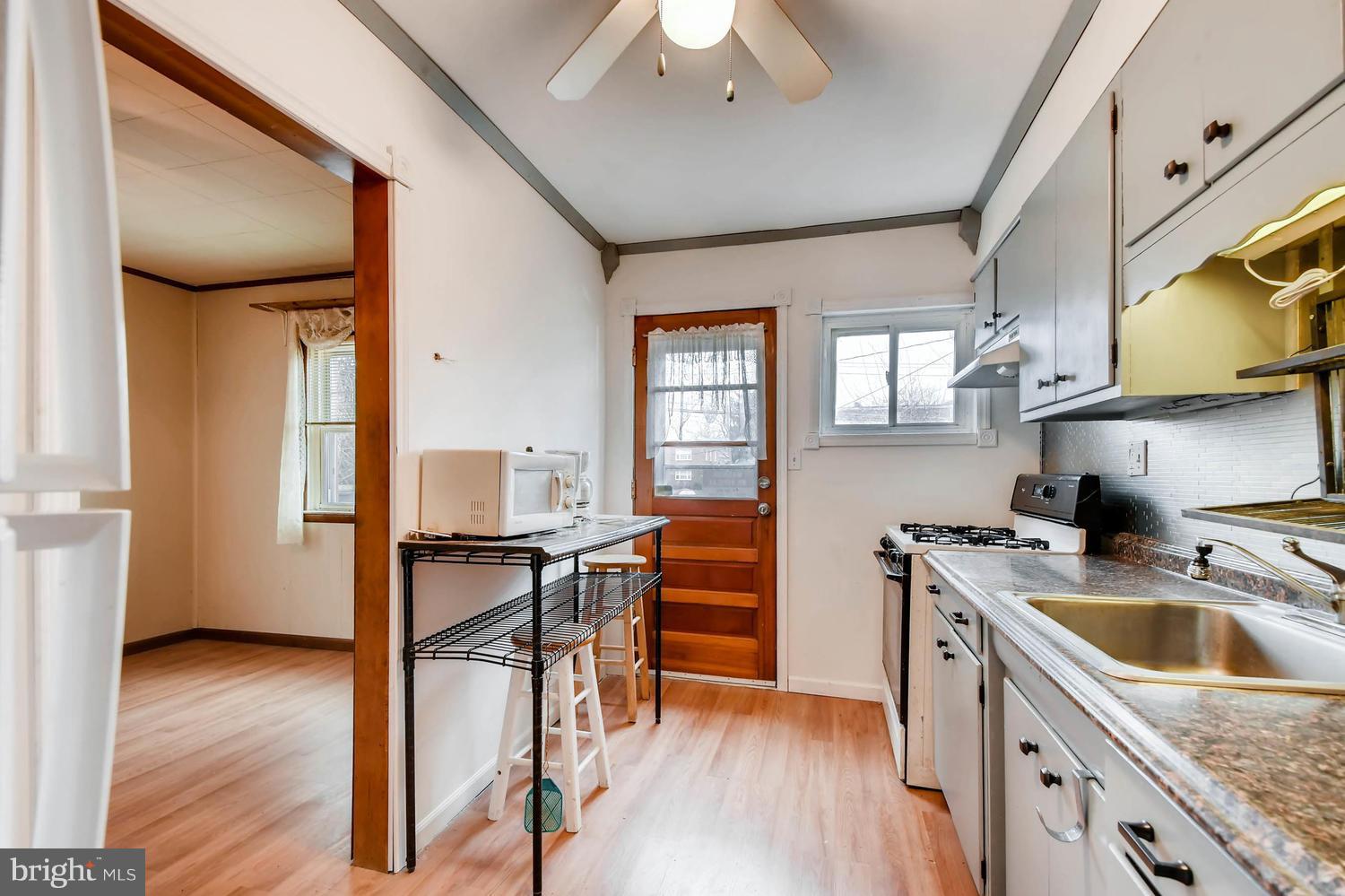 8013 Gray Haven Road Baltimore, MD 21222 - Photo 4 of 25 Kitchen