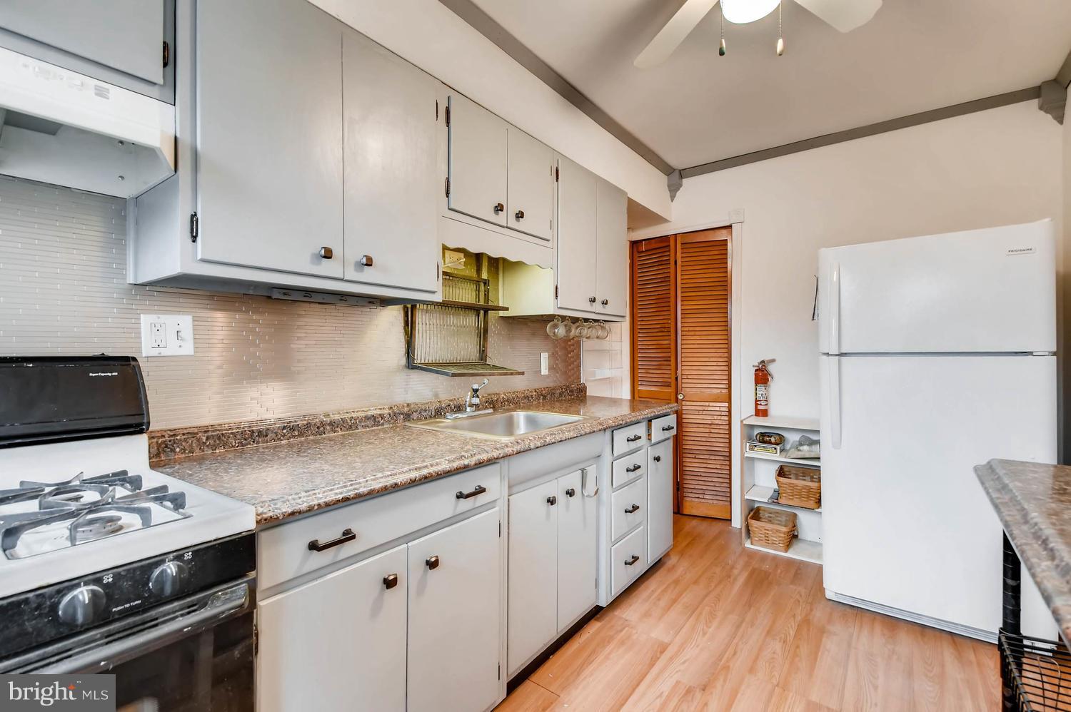 8013 Gray Haven Road Baltimore, MD 21222 - Photo 5 of 25 Kitchen