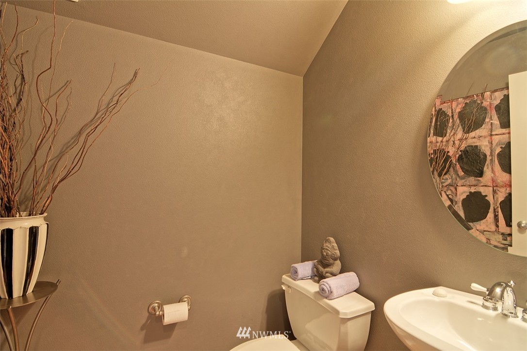 8918 Northeast 178th Street Bothell, WA 98011 - Photo 14 of 24 Gallery Image 14