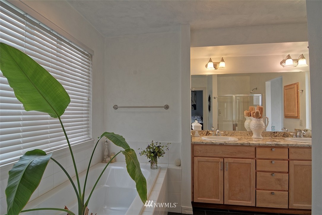 8918 Northeast 178th Street Bothell, WA 98011 - Photo 17 of 24 Gallery Image 17