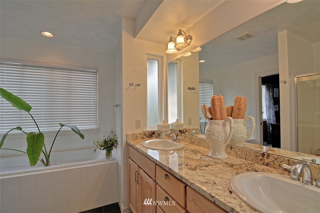 8918 Northeast 178th Street Bothell, WA 98011 - Photo 18 of 24 Gallery Image 18