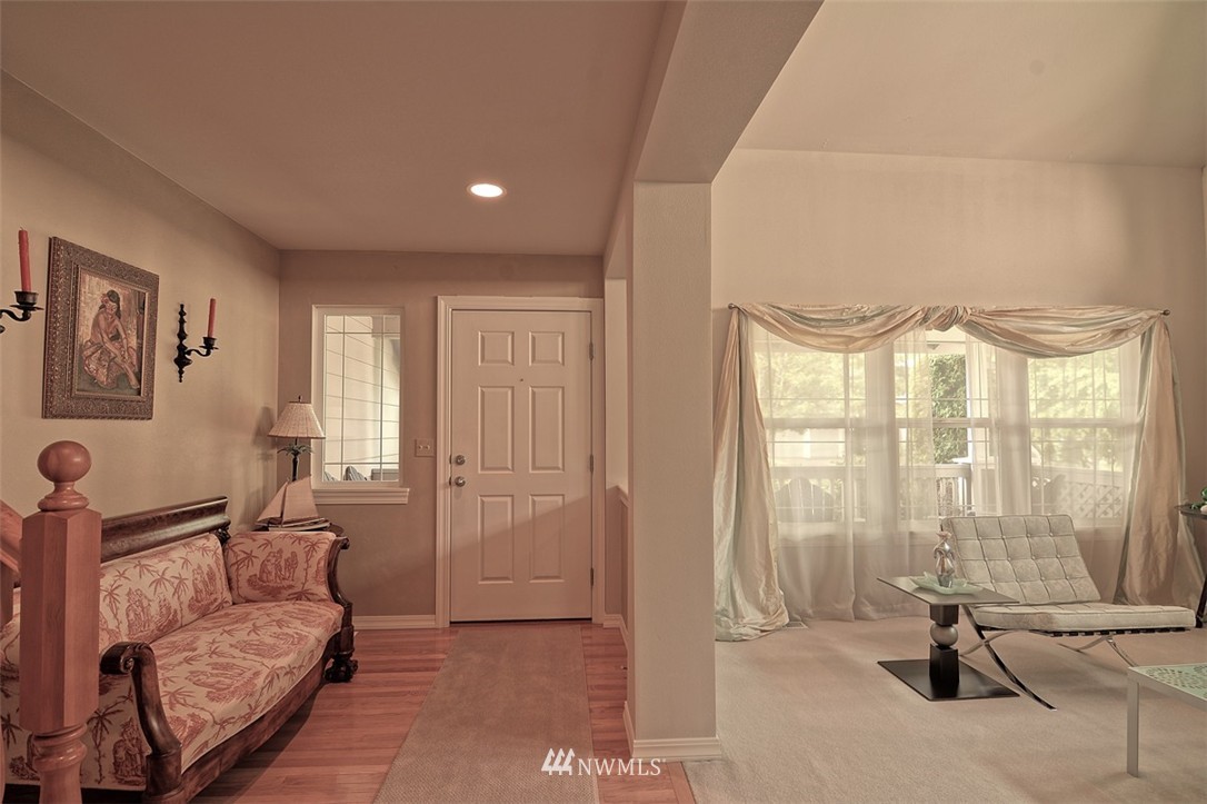8918 Northeast 178th Street Bothell, WA 98011 - Photo 4 of 24 Gallery Image 4