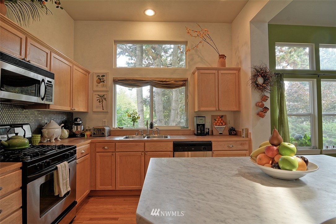 8918 Northeast 178th Street Bothell, WA 98011 - Photo 7 of 24 Gallery Image 7