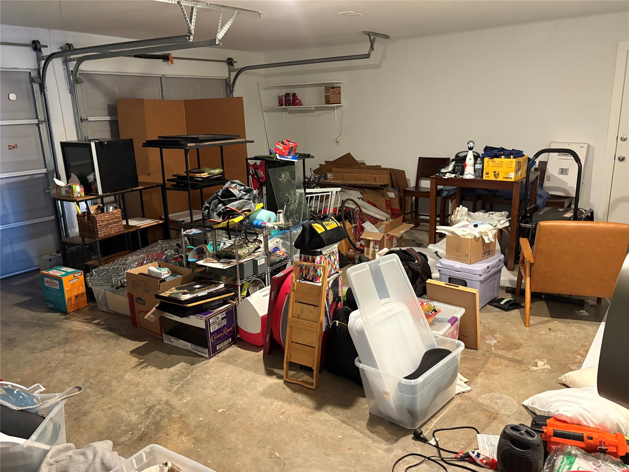 9530 Emnora Lane Houston, TX 77080 - Photo 13 of 16 a room with gym equipment