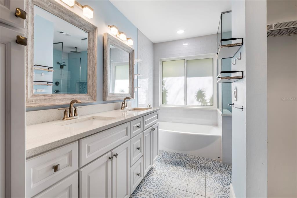 1684 Fry Court Dunedin, FL 34698 - Photo 23 of 68