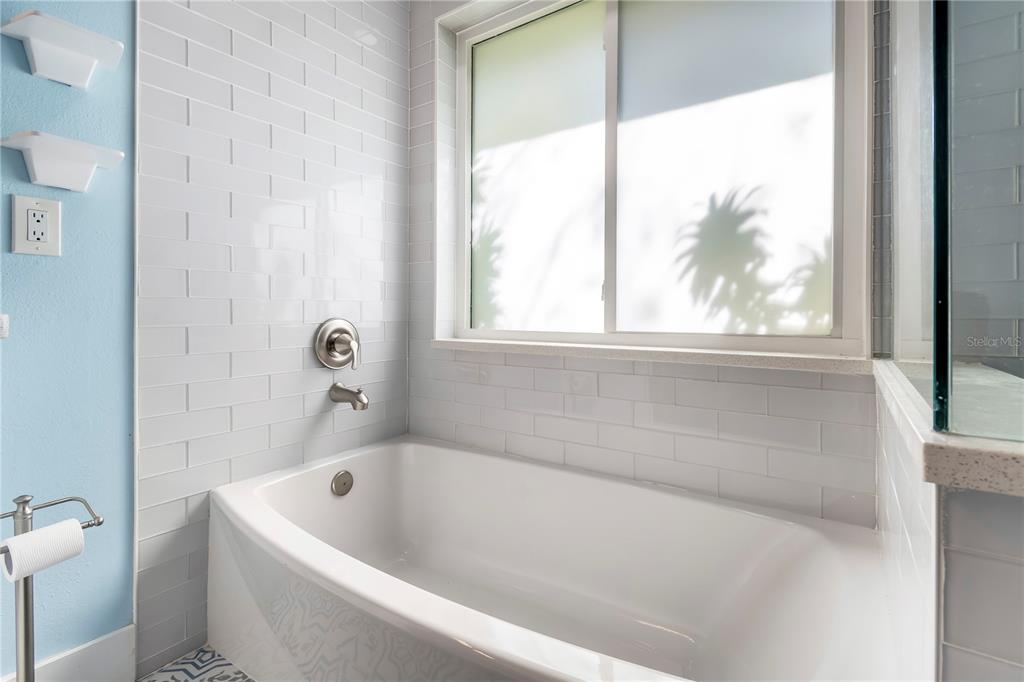 1684 Fry Court Dunedin, FL 34698 - Photo 26 of 68