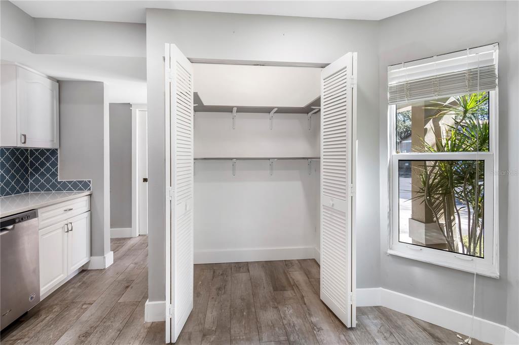 1684 Fry Court Dunedin, FL 34698 - Photo 9 of 68