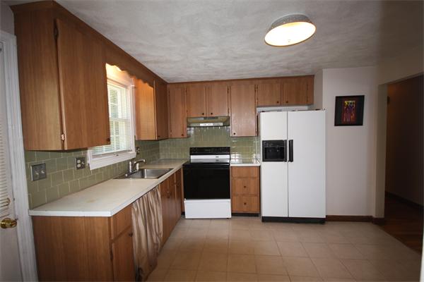 11 Robert Road Hudson, MA 01749 - Photo 9 of 21