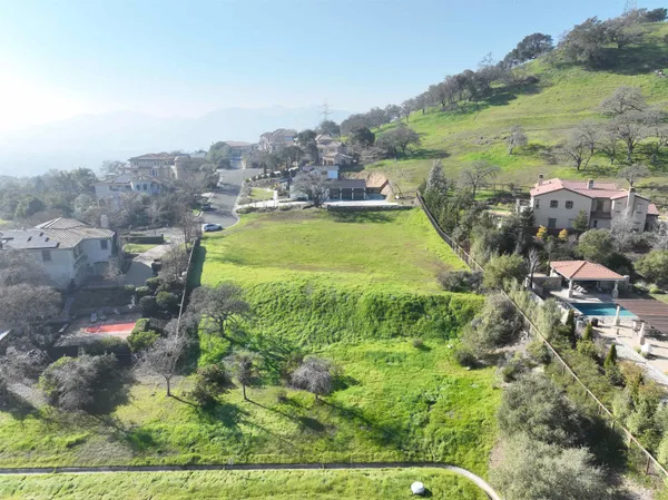 view of outdoor space and yard