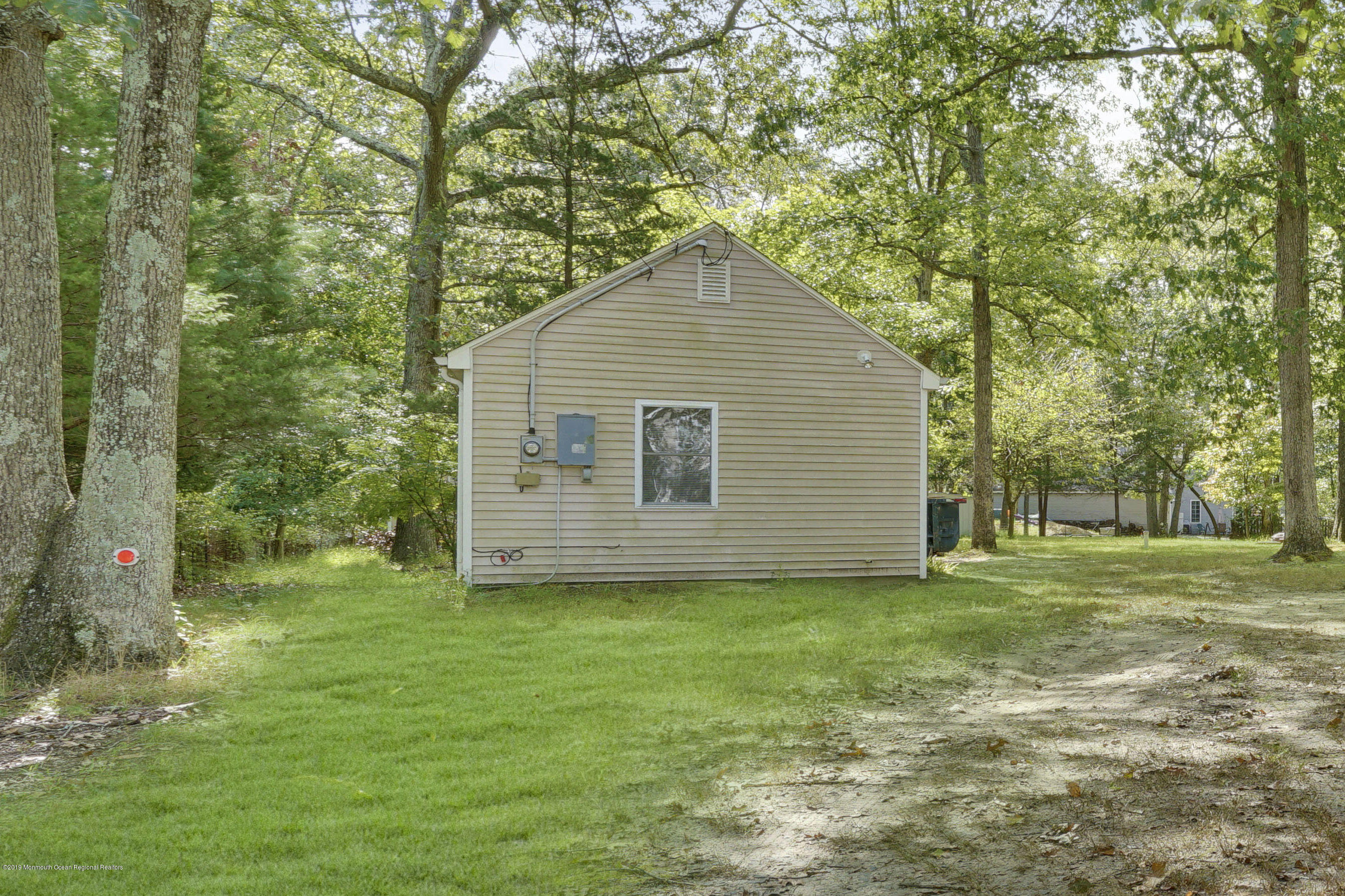 497 Freehold Road Jackson, NJ 08527 - Photo 3 of 31 003_dsc05311-dsc05315_1b