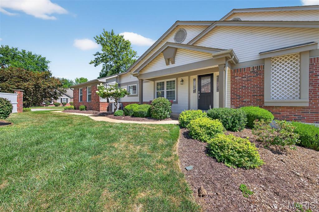 15822 Harris Ridge Court Chesterfield, MO 63017 - Photo 3 of 50