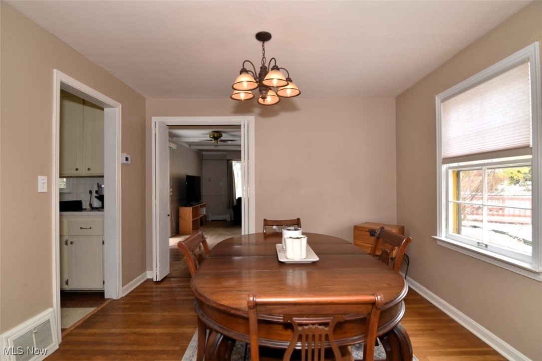 1379 Cranover Road Cleveland, OH 44124 - Photo 5 of 20