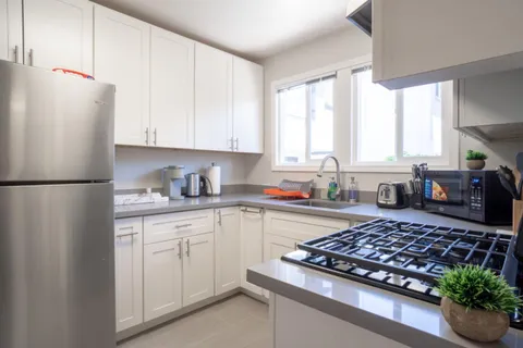 $2,498,800 | 1116 Chula Vista Avenue, Burlingame, CA 94010