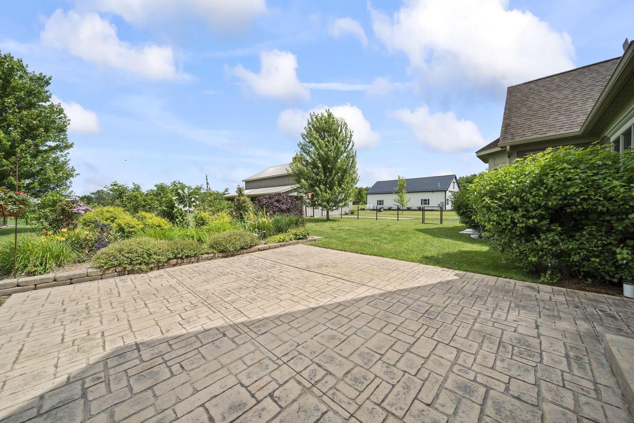 124 Dutch Ridge Way Johnstown, OH 43031 - Photo 33 of 44 Stamped concrete patio