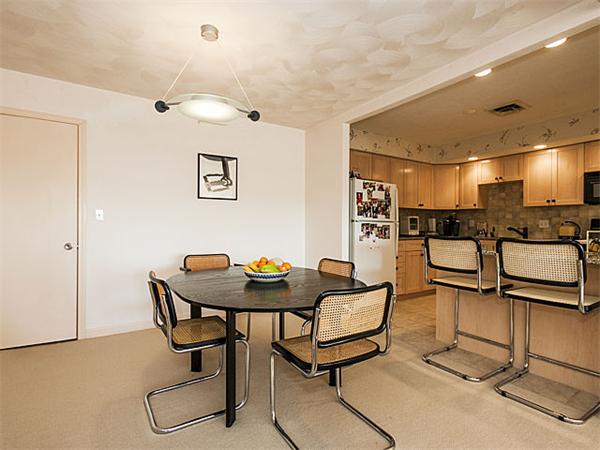 405 Langley Road, Unit 14 Newton, MA 02459 - Photo 4 of 13 Gallery Image 4