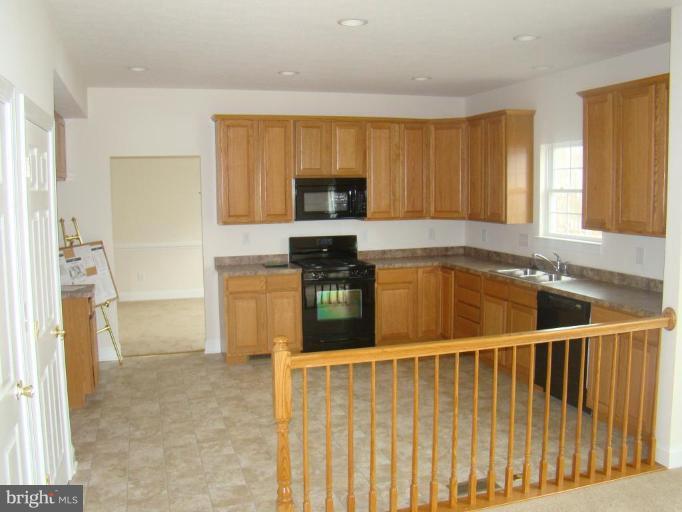 411 Laburnum Road Edgewood, MD 21040 - Photo 2 of 15 Kitchen