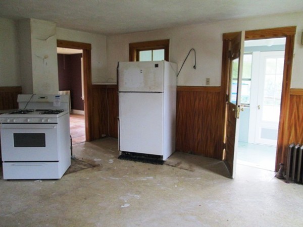 2795 Providence Road Northbridge, MA 01534 - Photo 4 of 30 Gallery Image 4