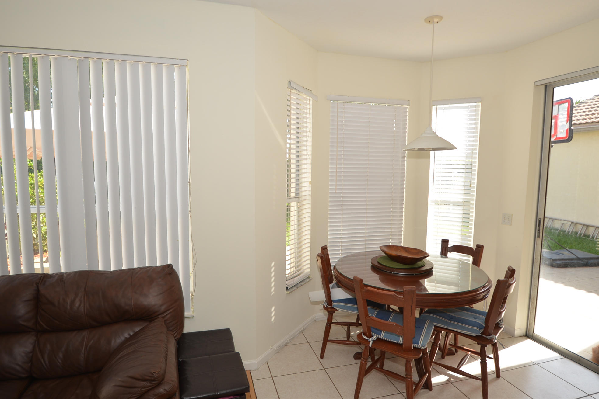 8517 Vía D Oro Boca Raton, FL 33433 - Photo 25 of 32 DSC_7418