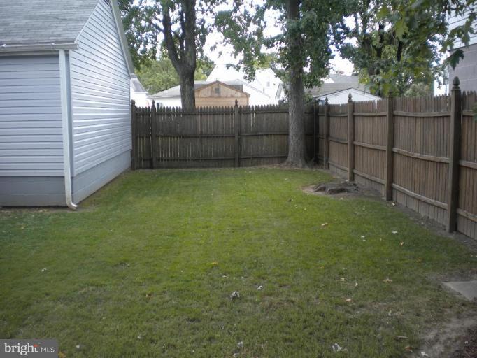 1728 Drexel Road Dundalk, MD 21222 - Photo 11 of 23 Back yard