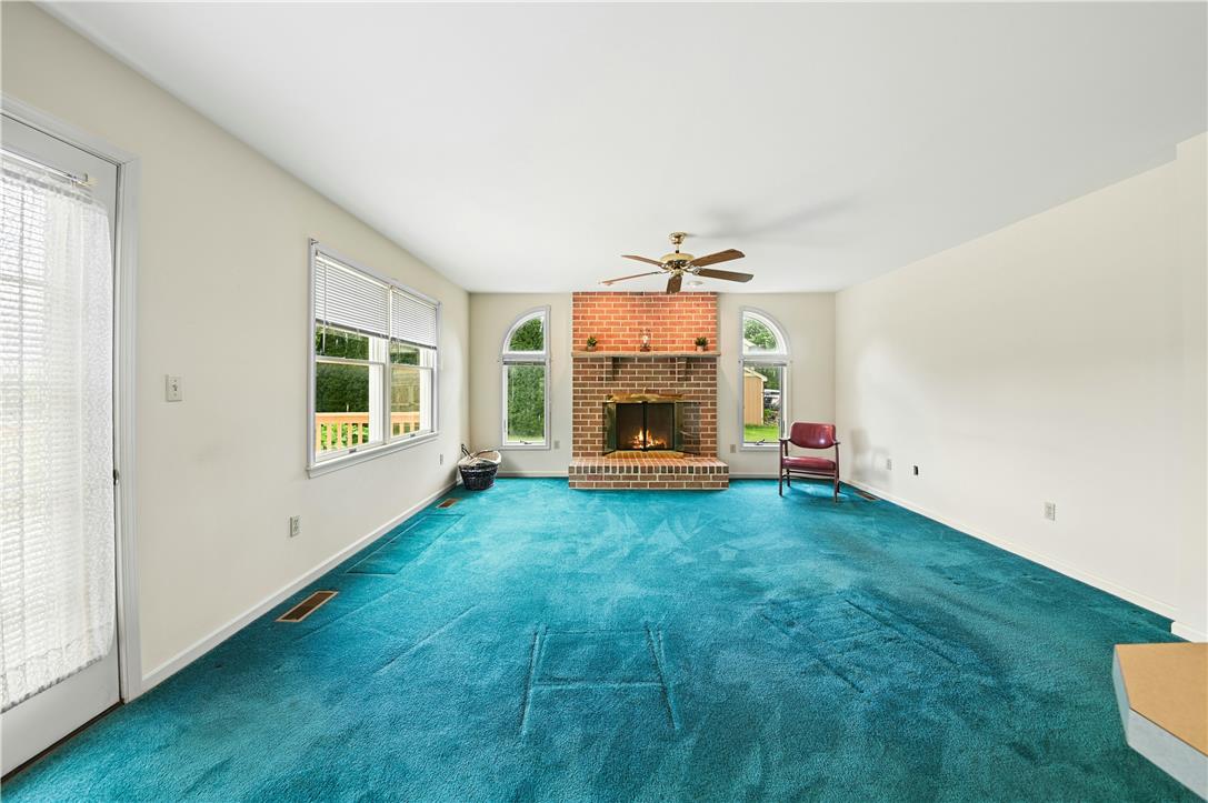 4245 Alder Road Bethlehem, PA 18020 - Photo 7 of 20