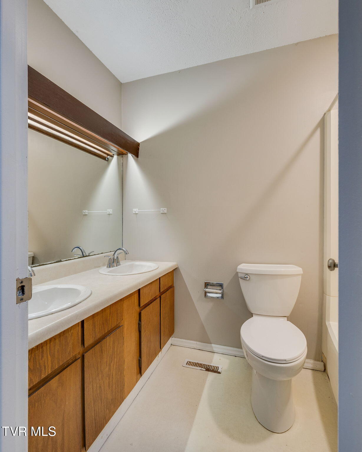 115 Beechnut Street, Unit G2 Johnson City, TN 37601 - Photo 16 of 28 016