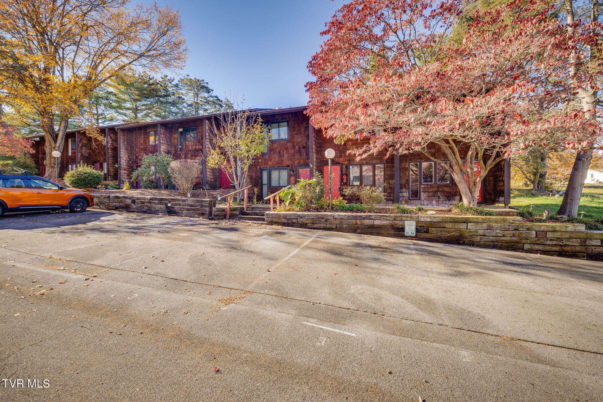 115 Beechnut Street, Unit G2 Johnson City, TN 37601 - Photo 2 of 28 002