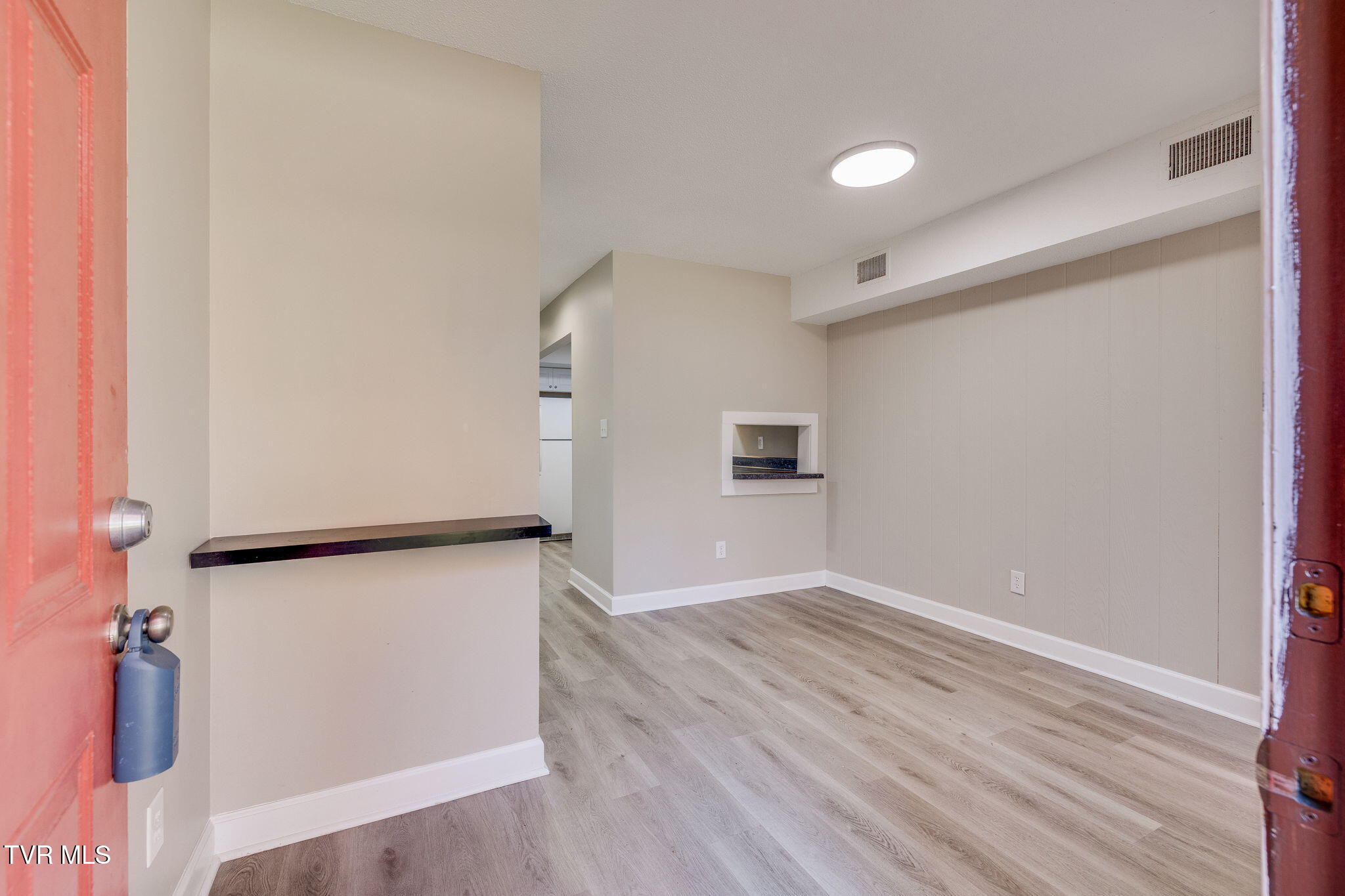 115 Beechnut Street, Unit G2 Johnson City, TN 37601 - Photo 4 of 28 004