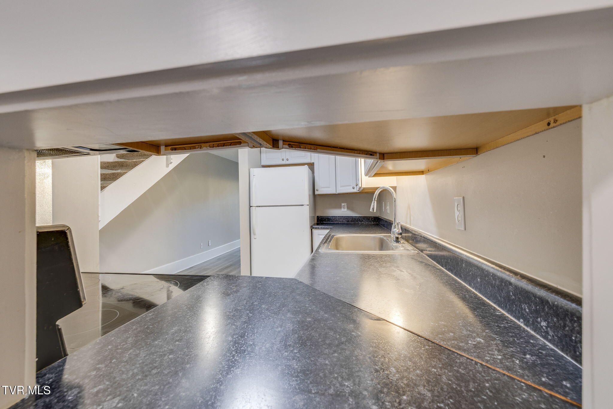 115 Beechnut Street, Unit G2 Johnson City, TN 37601 - Photo 7 of 28 007