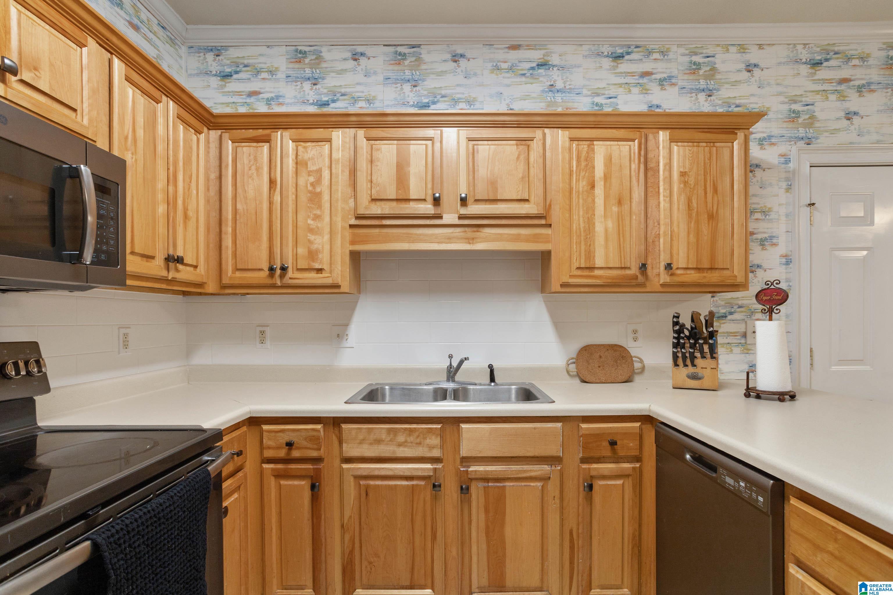 211 Stonebrook Lane Pelham, AL 35124 - Photo 8 of 28