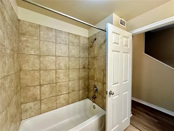 $1,800 | 5001 Baraldi Circle, Unit 22210, Sarasota, FL 34235