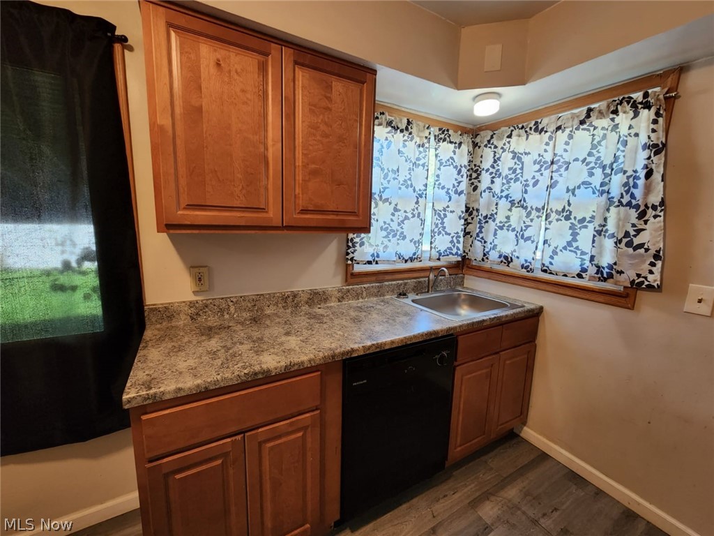 641 Babbitt Road Euclid, OH 44123 - Photo 4 of 27