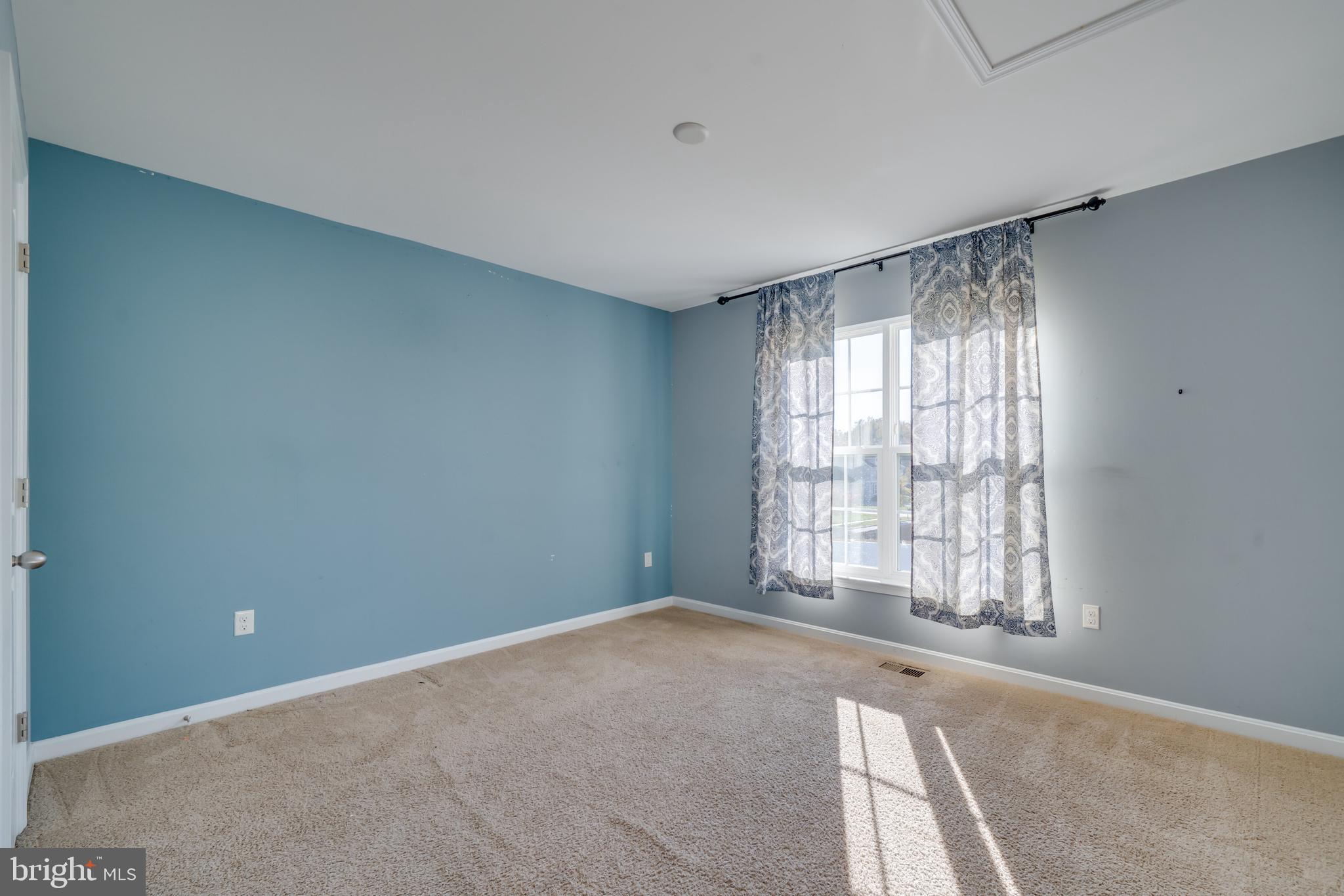 800 Naeve Court Accokeek, MD 20607 - Photo 36 of 56 an empty room with a window