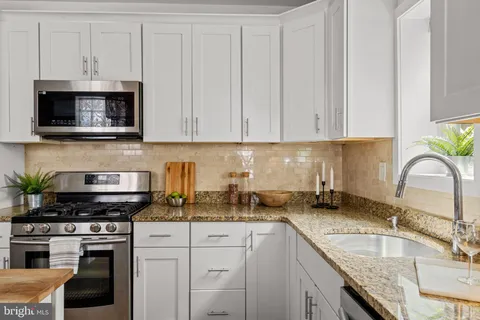 $525,000 | 1010 Greenwich Street, Philadelphia, PA 19147