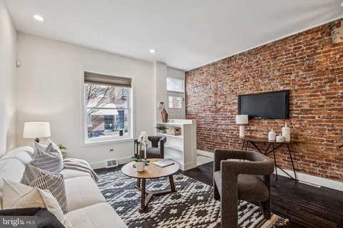 $525,000 | 1010 Greenwich Street, Philadelphia, PA 19147