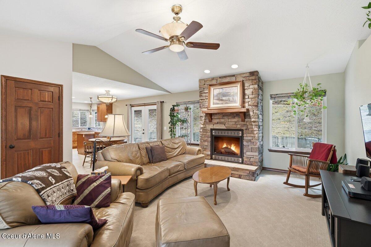 5340 West Hull Loop Coeur D'Alene, ID 83814 - Photo 4 of 31 Living Room
