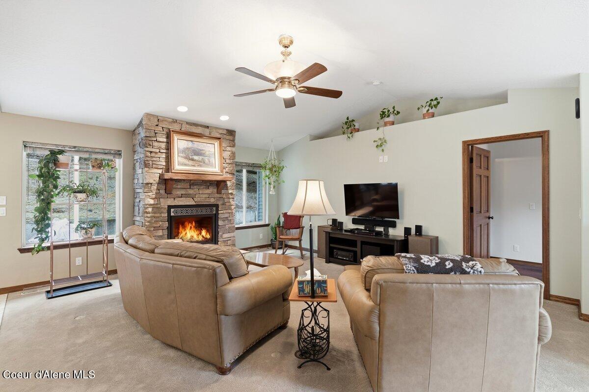 5340 West Hull Loop Coeur D'Alene, ID 83814 - Photo 5 of 31 Living Room