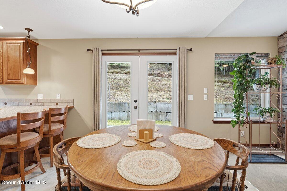 5340 West Hull Loop Coeur D'Alene, ID 83814 - Photo 8 of 31 Dining Room