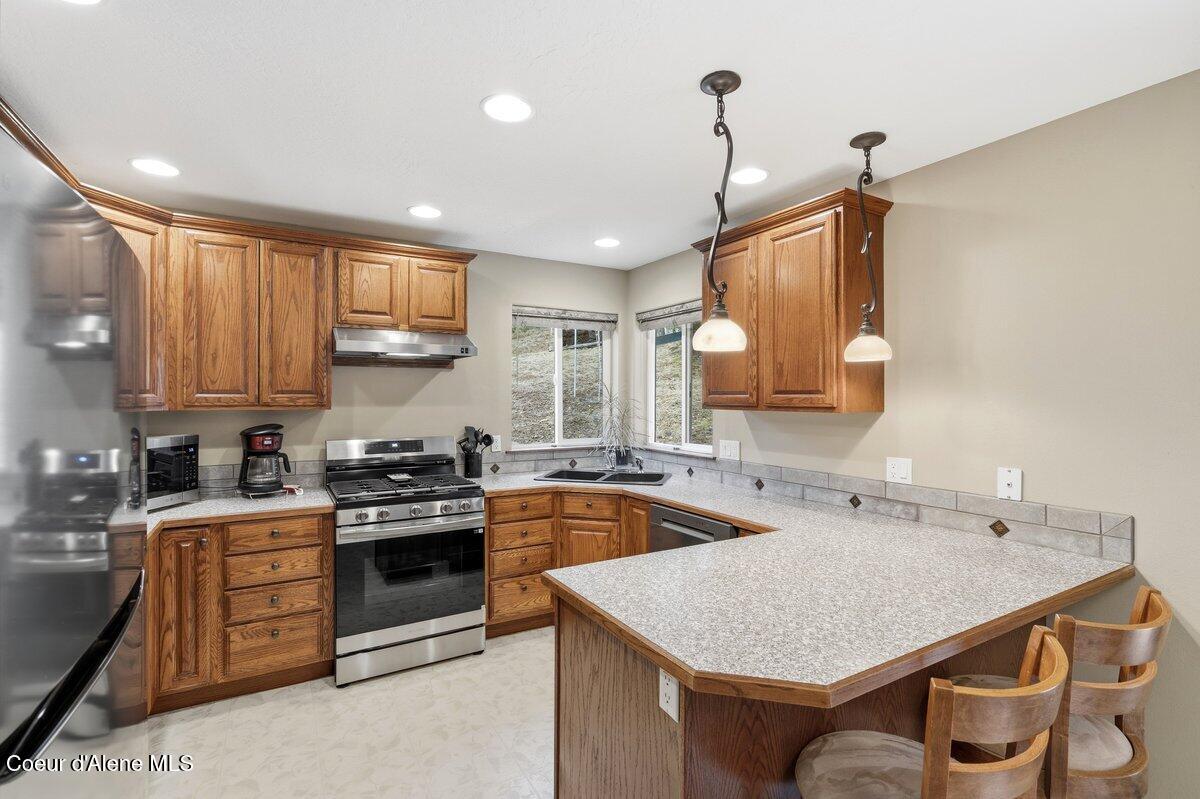 5340 West Hull Loop Coeur D'Alene, ID 83814 - Photo 9 of 31 Kitchen