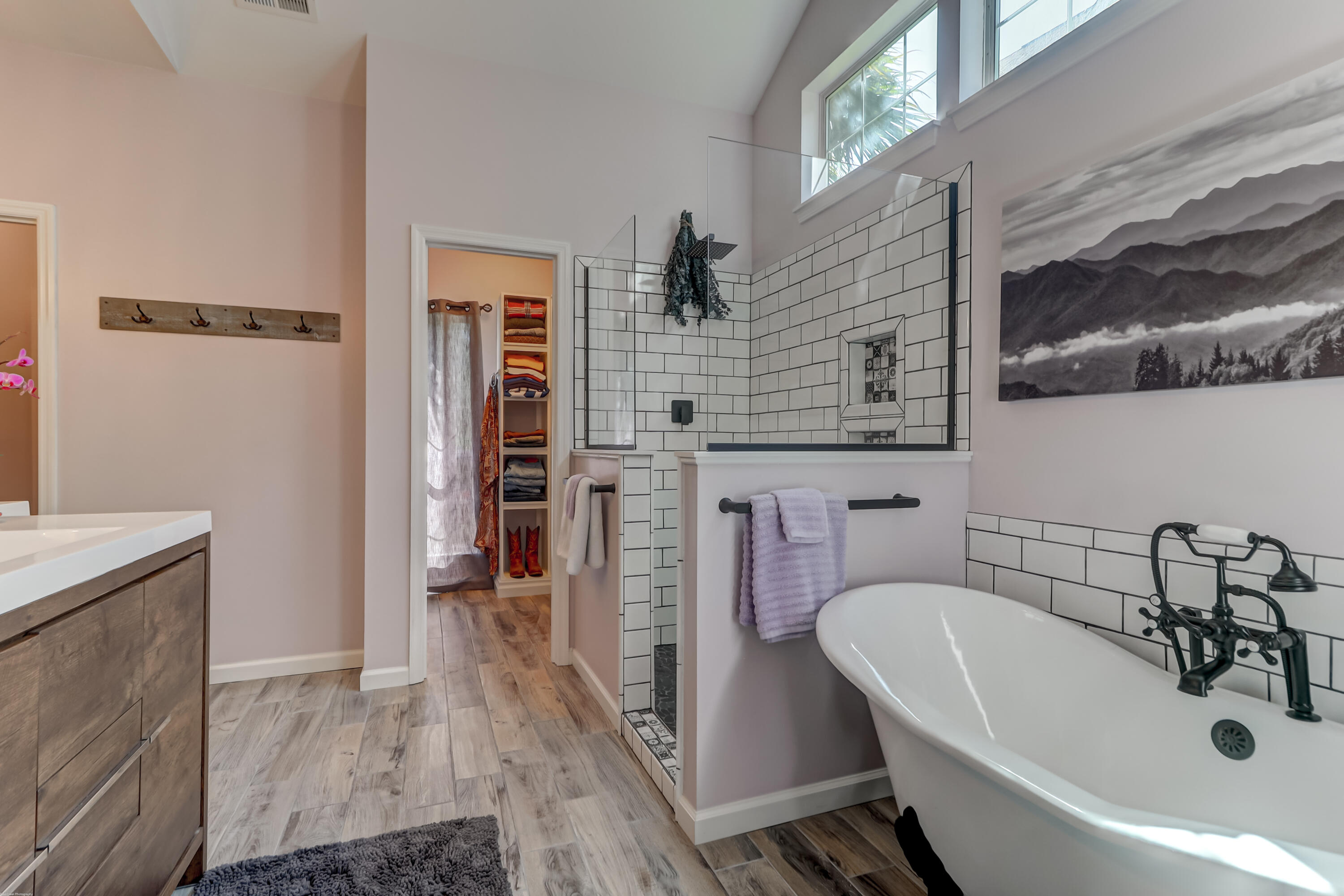 2761 Merwether Lane Mount Pleasant, SC 29466 - Photo 21 of 33 Renovated bathroom
