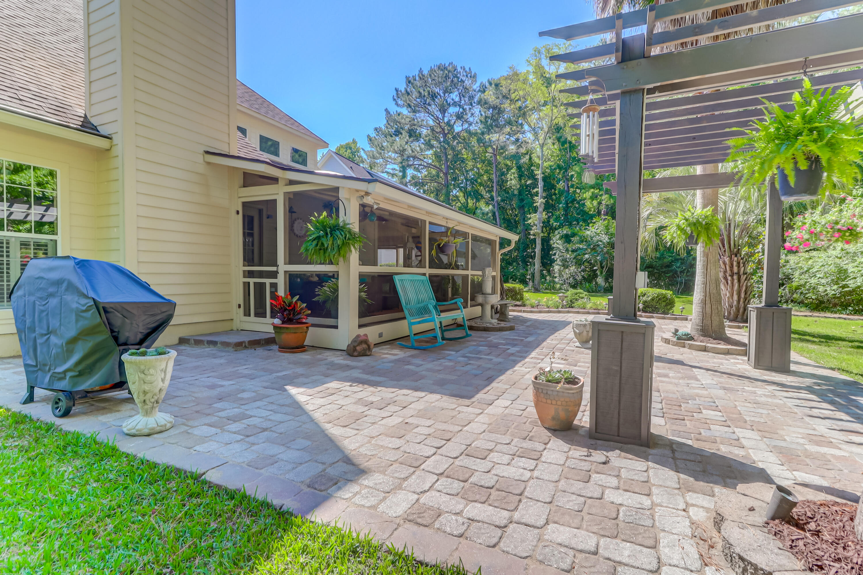 2761 Merwether Lane Mount Pleasant, SC 29466 - Photo 29 of 33 Fabulous tabby stone patio