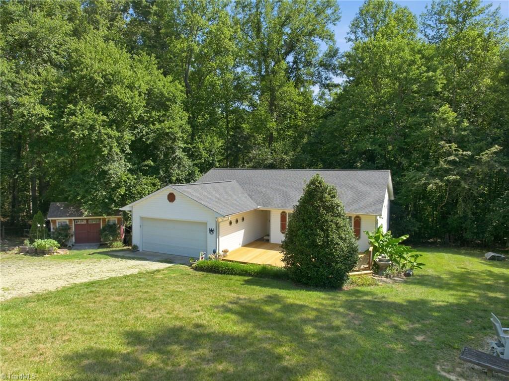 221 Farmview Road Madison, NC 27025 - Photo 4 of 45