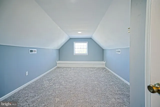 a view of empty room with window