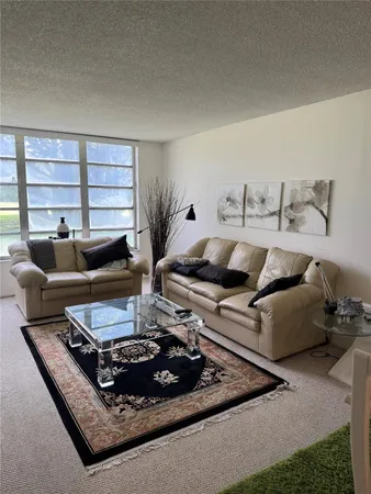 $1,600 | 3000 South Course Drive, Unit 205, Pompano Beach, FL 33069